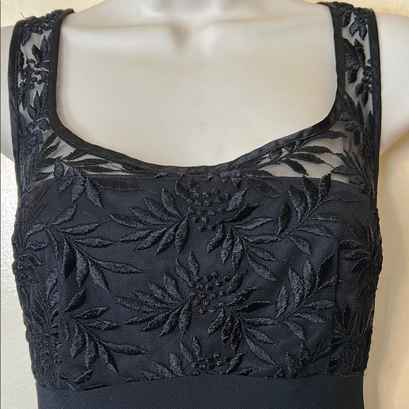 Patra Black Sleeveless Formal with embroidered illusion neck size 8 - Picture 2 of 11